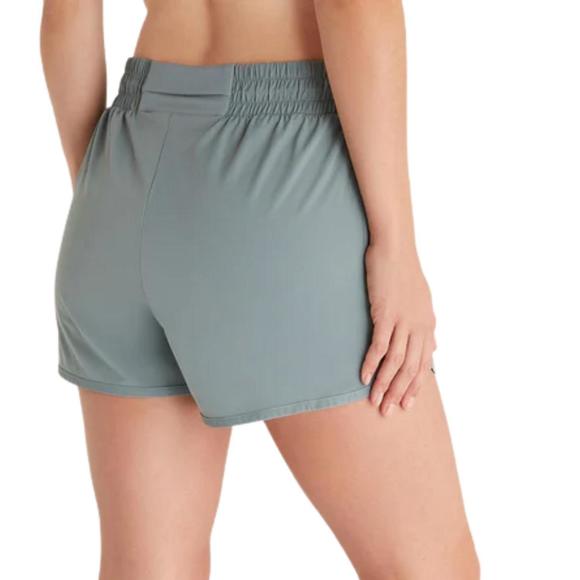 NEW Z SUPPLY freestyle nylon short in sage ash - Picture 3 of 3